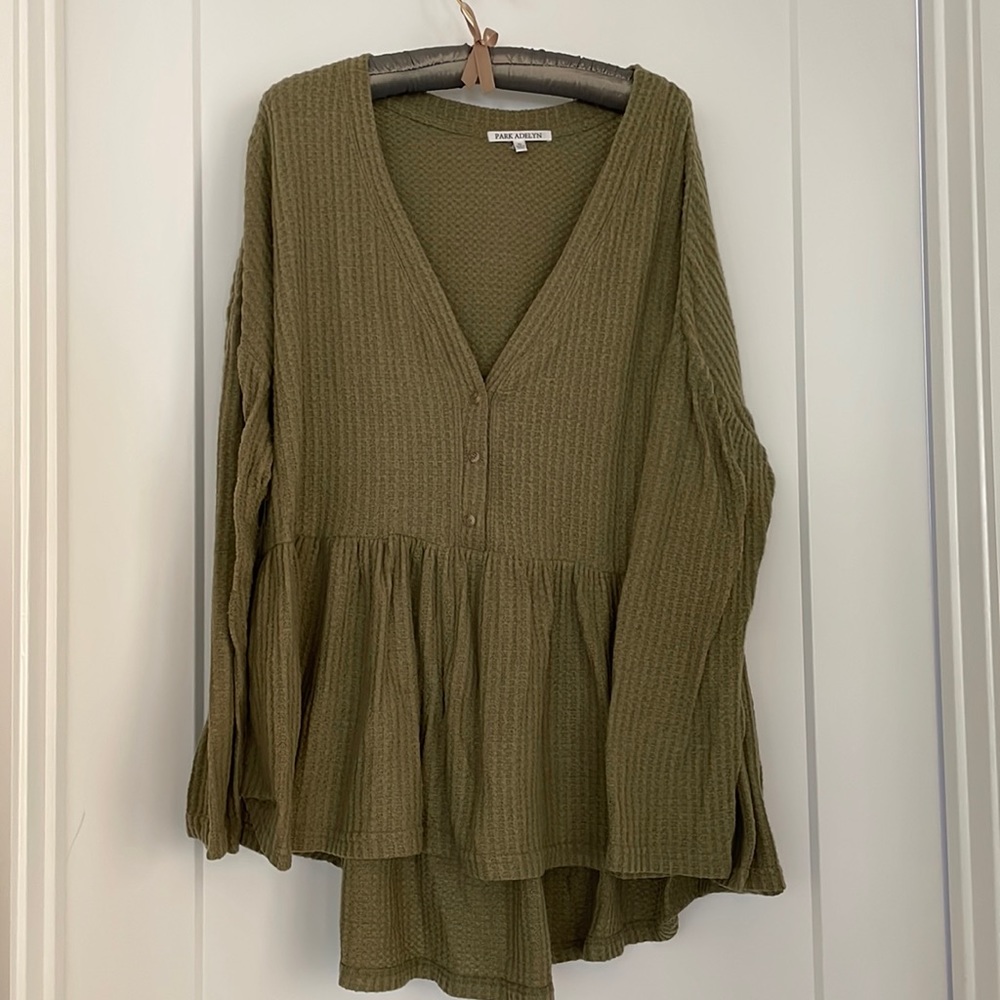 Waffle-knit Peplum Top | Breastfeeding/Pregnancy-friendly!